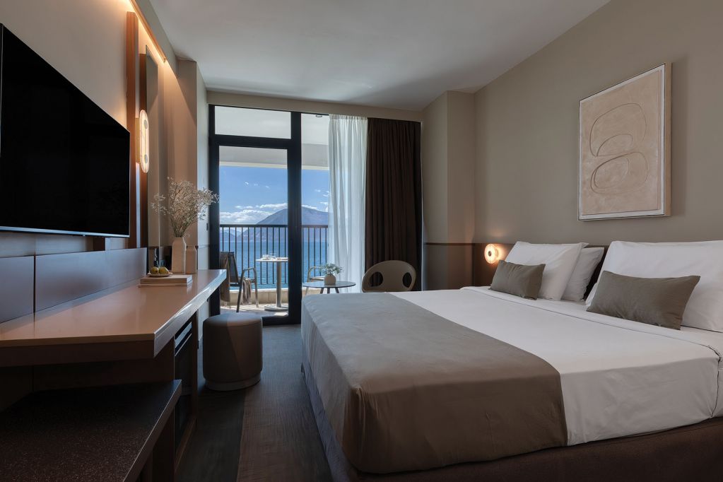achaia_beach_hotel_with_double_rooms_sea_view_on_the_beach_patras_greece